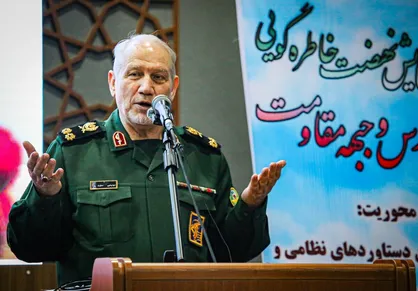 سرلشکر صفوی: هدف در جنگ شناختی دشمن تغییر باور&zwnj;ها و سبک زندگی جوانان است