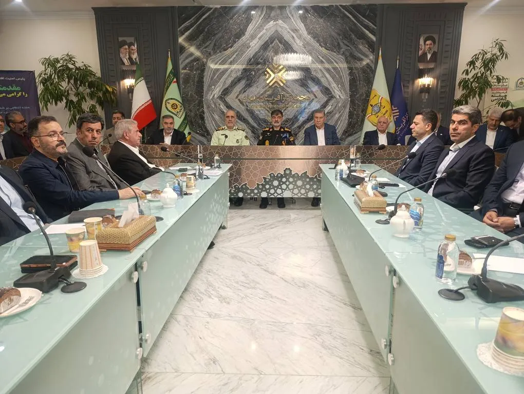 نشست صمیمانه با کارآفرینان و فعالان اقتصادی کشور / سردار رادان: فعالان اقتصادی؛ افسران و سنگربانان جنگ اقتصادی/ رونمایی از تألیفات علمی و پژوهشی پلیس امنیت اقتصادی فراجا