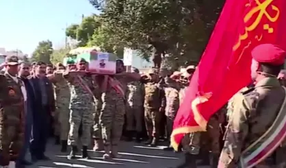 تشییع پیکر مطهر شهید &zwnj;سجاد منصوری&zwnj; در کرمانشاه + فیلم