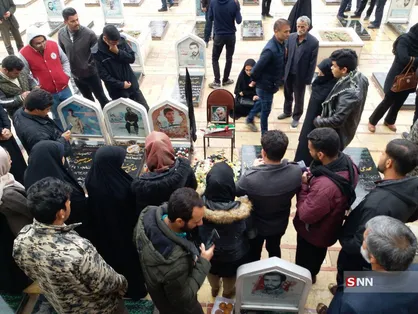 دانشجویان کرمانی امروز در مزار وصیت شده شهید سپهبد حاج قاسم سلیمانی حضور یافتند