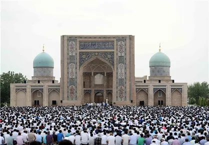 پخش اذان از بلندگوی مساجد در ازبکستان آزاد شد