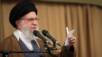 برخی&zwnj;ها تاریخ را وارونه می&zwnj;نویسند و علت اختلاف جمهوری اسلامی و آمریکا را شعار &laquo;مرگ بر آمریکا&raquo; می&zwnj;دانند، این ساده&zwnj;لوحی است