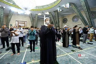 اقامه نماز عید فطر در مسجد دانشگاه تهران
