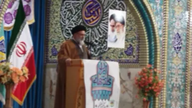 امام جمعه یاسوج: انقلاب اسلامی با خون شهدا زنده مانده است / ملت ایران هرگز تسلیم دشمنان نخواهد شد