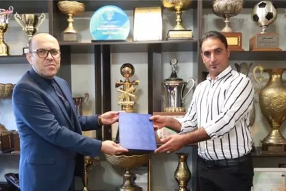 اهدای عنوان هوادار نمونه به هواداری که چشمش را در دیدار استقلال از دست داد