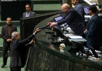 پیش&zwnj;بینی کاهش ۰.۸ درصدی منابع و مصارف دولت/ بودجه با ۶۴۰۷ همت بسته شد