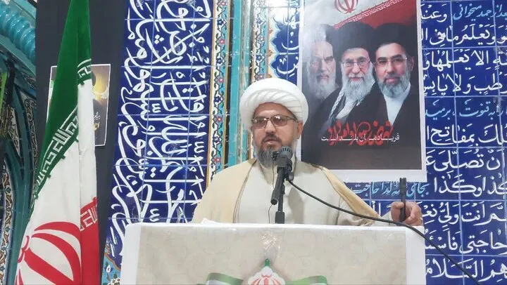 انتقاد امام جمعه فهرج از عدم حضور میدانی برخی از مدیران استان در مناطق محروم / استمداد از رئیس‌جمهور برای حل مشکل فروش و صادرات خرما