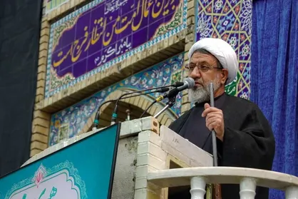 امام جمعه کرمان: دنیا تحت تأثیر دفاع مقدس ما است