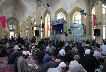 برون رفت مشکلات اقتصادی کشور با اجرای دقیق اقتصاد مقاومتی حاصل می&zwnj;شود