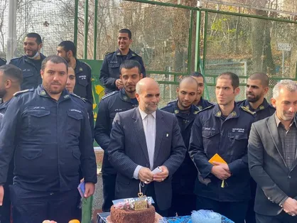 جشن تولد برای سربازان آذرماهی بازداشتگاه اوین