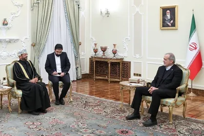 رئیس جمهور: ملت ایران مستحکم&zwnj;تر از گذشته حامی کشور و نظام خود است