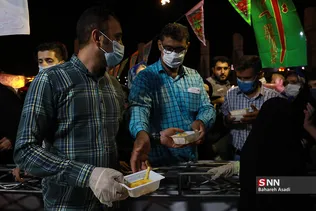 پخت و پخش نذری در شب عید غدیر خم