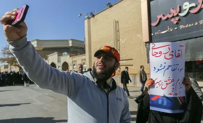 ۱۳ دی&zwnj;ماه در تاریخ ایران ماندگار شد/ آقای روحانی سوءتفاهم نشود، مردم از شما گله&zwnj;مندند!