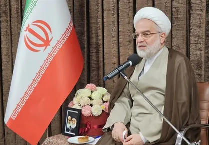 نماینده ولی فقیه در کردستان: وظیفه امروز جامعه تبیین دستاوردهای انقلاب اسلامی است