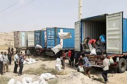 آغاز امحای بیش از ۳۵۰ کانتینر کالای متروکه در بندر شهید رجایی