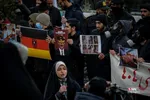 تجمع  دانشجویان مقابل سفارت آلمان