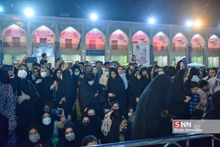 مراسم شام غریبان و لاله‌گردانی شهادت حضرت اباعبدالله الحسین(ع) و شهدای کربلا، شامگاه ۱۷ مرداد ماه ۱۴۰۱ با حضور آیت الله ابراهیم کلانتری تولیت آستان مقدس حضرت شاهچراغ(ع)، خادمین، زائرین و مجاورین بارگاه ملکوتی حرم مطهر حضرت شاهچراغ(ع) شیراز برگزار شد.