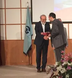 دکتر مقبلی به عنوان محقق برتر کشور در سال ٩٥ انتخاب شد