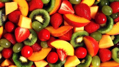 ۴ زنگ خطر که به شما هشدار می&zwnj;دهد بیش از اندازه میوه دریافت می&zwnj;کنید