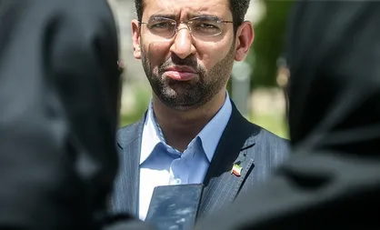آذری جهرمی: چرا باید از هواداران استقلال عذر&zwnj;خواهی کنم؟ / من نظر ورزشی&zwnj;ام را در کمال احترام گفتم