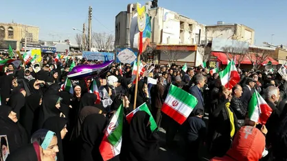 در این چهل سال تحت هدایت کشتی&zwnj;بان بصیر انقلاب پاسدار شرف کشور بودیم
