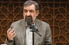رضایی: دولتِ منتسب به طیف آقای خوئینی‌ها با بدترین تدابیر کشور را اداره می‌کند / سیاست‌های لیبرالی پول ملی را از خاصیت انداخته