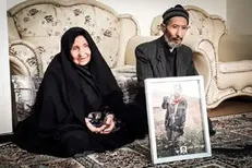 یک پسرم شهید شد؛ یک پسرم بلاتکلیف است!