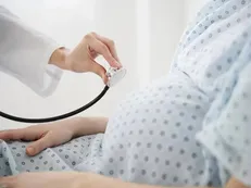 سوزش معده در بارداری/ مهم‌ترین علائم و درمان خانگی