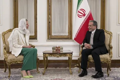 سفیر جدید نیوزیلند استوارنامه خود را تقدیم &laquo;عراقچی&raquo; کرد
