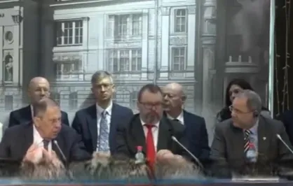 پاسخ قاطع وزیر خارجه روسیه به اظهارات سفیر بحرین درباره ایران / لاوروف: چرا کشته شدن ۱۷۰ کودک در میناب را محکوم نکردید؟
