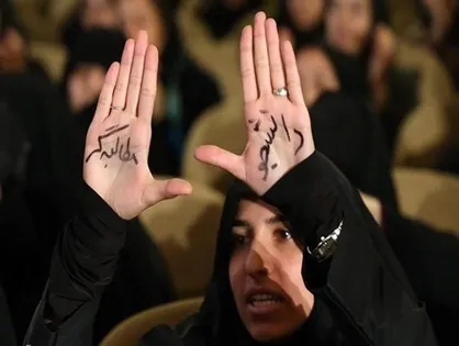 مطالبه&shy; گری از جنس عسل خالص