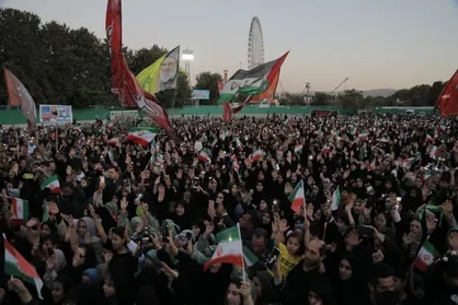 گزارش خبرنگار SNNTV از اجتماع بزرگ کودکان و نوجوانان مشهدی در روز شهادت امام سجاد(ع)+فیلم