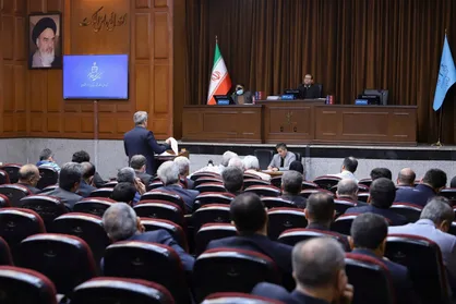 احضار ۸ نفر از مدیران و کارکنان بانک ملت و یک نفر از کارکنان بانک گردشگری/تاکید قاضی پسندیده به بانک&zwnj;ها برای ارسال کامل گزارش&zwnj;ها و پاسخ سوالات دادگاه