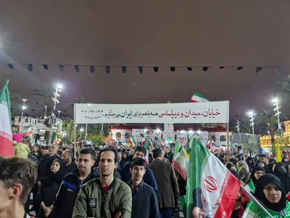 هم&zwnj;صدایی رشتوندان در قلب شهر/پیوند &laquo;میدان&raquo; و &laquo;دیپلماسی&raquo; برای ایران+عکس
&zwnj;
