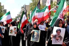 فدایی‌های جانِ ایران در عزای پدر ملت | مراسم عزاداری مردم مشهد در اربعین رهبر شهید + فیلم