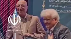 وزیر علوم از خیرین حوزه آموزش عالی تقدیر کرد