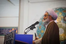 امام جمعه رشت: انتصابات راهبردی نیروهای مسلح نقشه راه قدرت‌آفرینی ایران است/ بحران بنزین با جراحی قیمت حل نمی‌شود حکمرانی علمی نیاز است