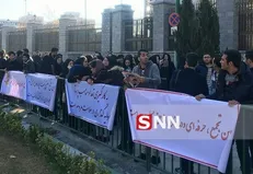وزارت بهداشت مسیر مطالبات دانشجویان پرستاری را منحرف کرد/ مطالبه صریح ما جذب پرستار است/ کمک پرستار بودجه را هدر می‌دهد