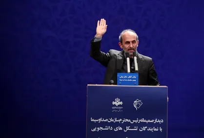 انتقادات تند دانشجویان و پاسخ&zwnj;های صریح جبلی/گفتند چرا شلوغش کردی!