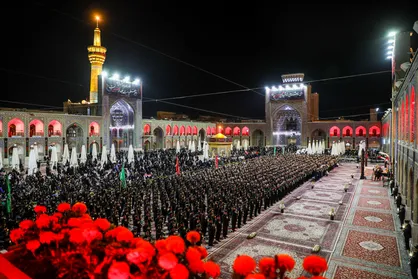 شام غریبان حسینی در حرم مطهر رضوی