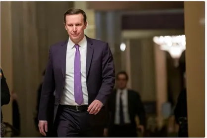 پنتاگون مانع ورود سناتور آمریکایی به پایگاه العدید قطر شد