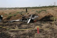 خلبان حادثه سقوط هواپیمای آموزشی در کازرون سالم است