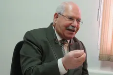 دلار را برای جبران کسر بودجه گران کردند/ ۴۲۰۰ را از کجا آوردند؟!/ خام فروشی خوردن سهم نسل‌های آینده است