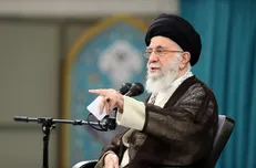 گزارش دیلی بیست از آمریکا در برابر هوش راهبردی آیت‌الله خامنه‌ای