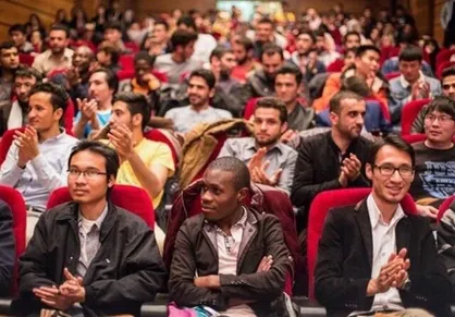 ایجاد دانشکده بین&zwnj;الملل در دانشگاه آزاد اسلامی