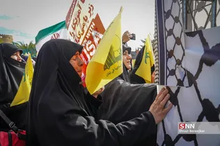 آیین تشییع پیکر شهیده معصومه کرباسی، اولین بانوی ایرانی شهید در راه قدس و حجت‌الاسلام شهید محمد صباحی، امام جمعه کازرون امروز یکشنبه ۶ آبان ۱۴۰۳ با حضور پرشور مردم شیراز برگزار شد.