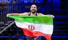 احترام نظامی امیرحسین زارع به پرچم ایران