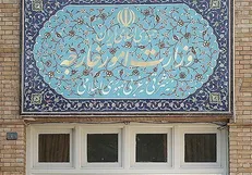 دستگاه دیپلماسی از مجاری دیپلماتیک با بی احترامی به مقدسات برخورد کند