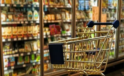 عسکری: فروش کالا بالاتر از نرخ مصوب جرم است