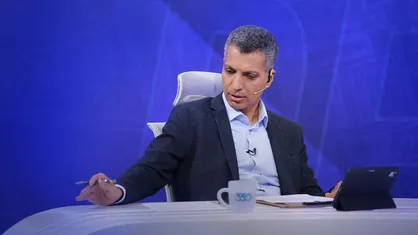 تناقض بزرگ عادل؟ / از ادعای &laquo;بله&zwnj;قربان&zwnj;گو&raquo; نبودن تا دست&zwnj;بوسی وزیر ارشاد! + فیلم